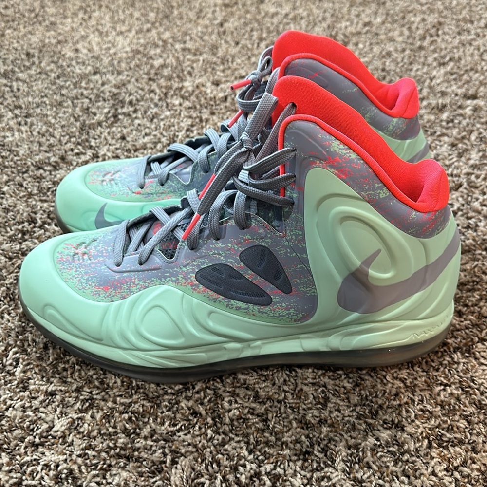 HURRY NIKEiD men’s gently worn individually designed high-top.  US size 13…